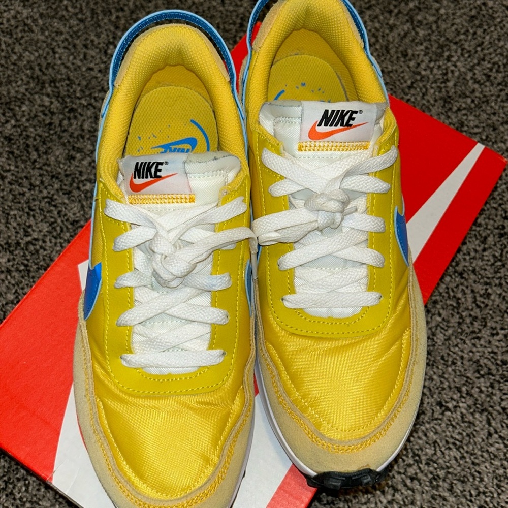 Nike Waffle Debut